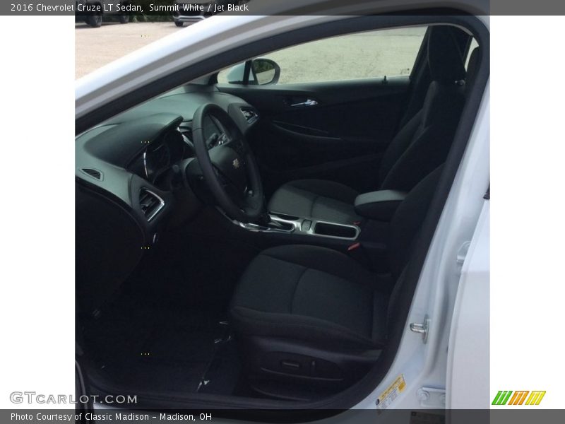 Summit White / Jet Black 2016 Chevrolet Cruze LT Sedan