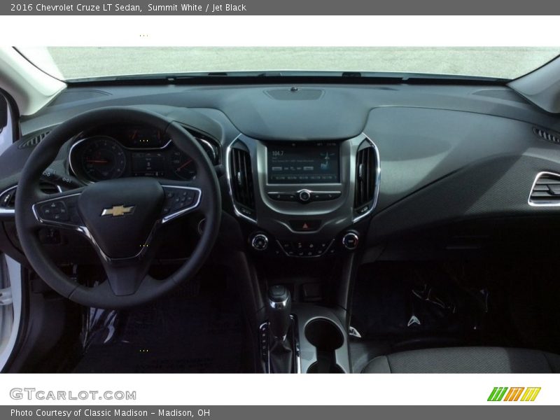 Summit White / Jet Black 2016 Chevrolet Cruze LT Sedan