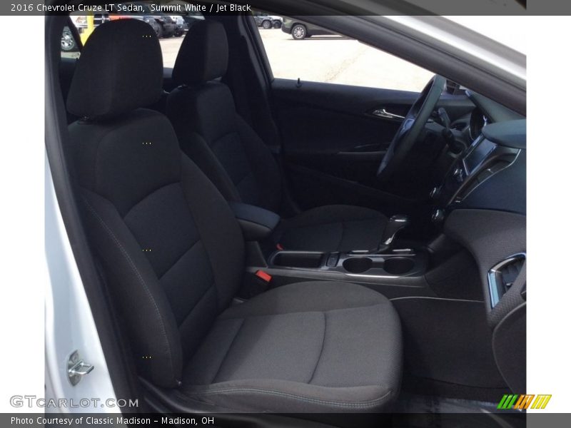 Summit White / Jet Black 2016 Chevrolet Cruze LT Sedan