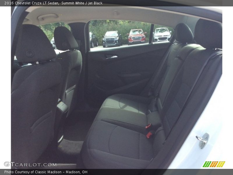 Summit White / Jet Black 2016 Chevrolet Cruze LT Sedan