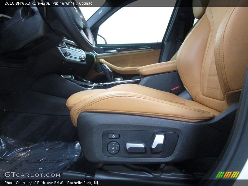 Alpine White / Cognac 2018 BMW X3 xDrive30i