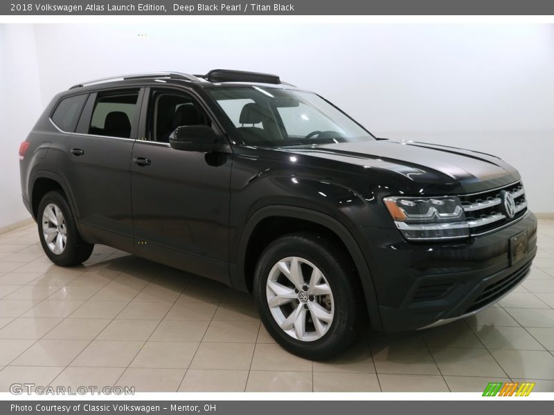 Deep Black Pearl / Titan Black 2018 Volkswagen Atlas Launch Edition