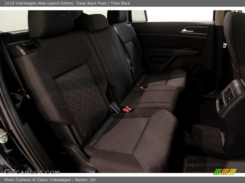 Deep Black Pearl / Titan Black 2018 Volkswagen Atlas Launch Edition