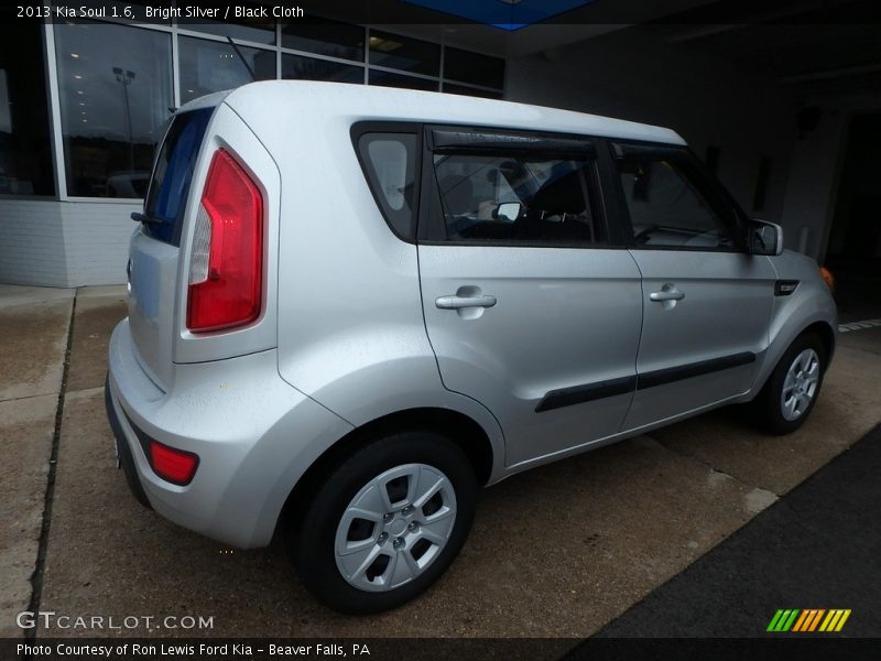 Bright Silver / Black Cloth 2013 Kia Soul 1.6