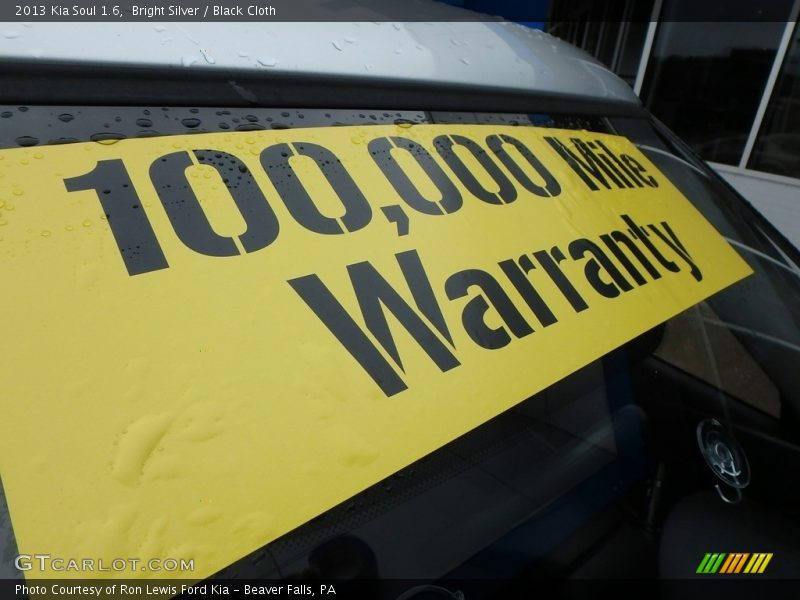 Bright Silver / Black Cloth 2013 Kia Soul 1.6