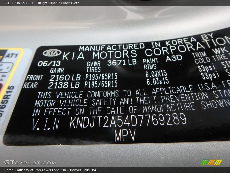 Bright Silver / Black Cloth 2013 Kia Soul 1.6
