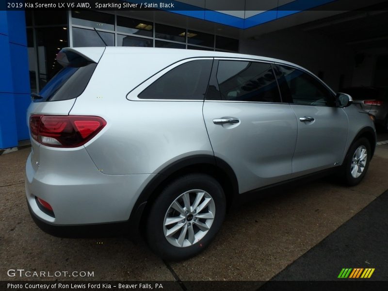 Sparkling Silver / Satin Black 2019 Kia Sorento LX V6 AWD