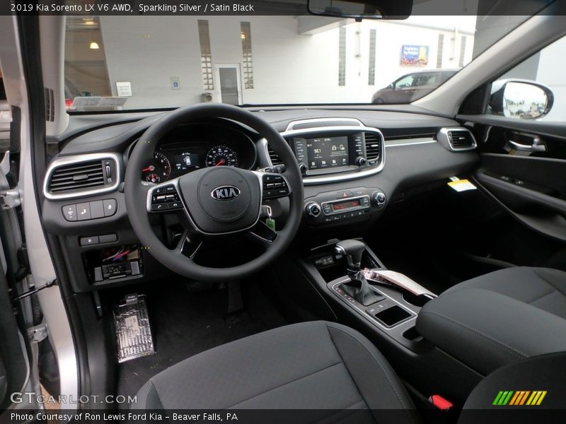 Sparkling Silver / Satin Black 2019 Kia Sorento LX V6 AWD
