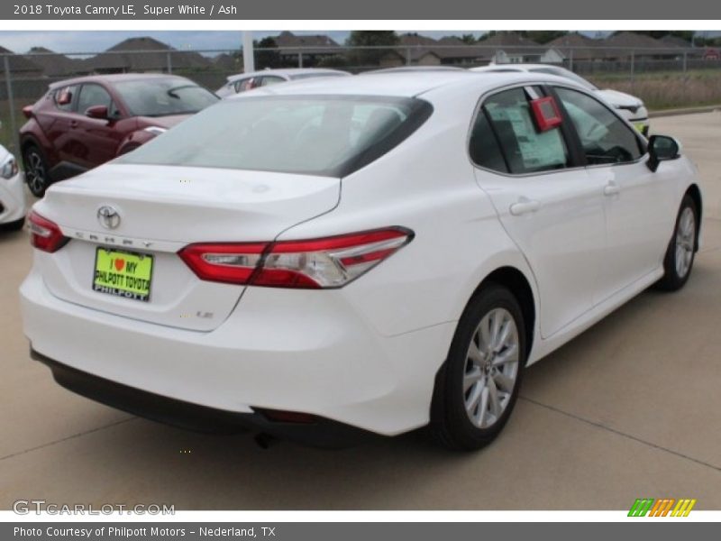 Super White / Ash 2018 Toyota Camry LE
