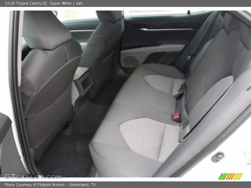 Super White / Ash 2018 Toyota Camry LE