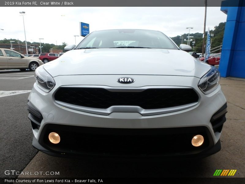Clear White / Black 2019 Kia Forte FE
