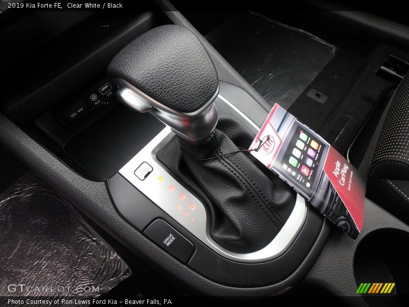 Clear White / Black 2019 Kia Forte FE