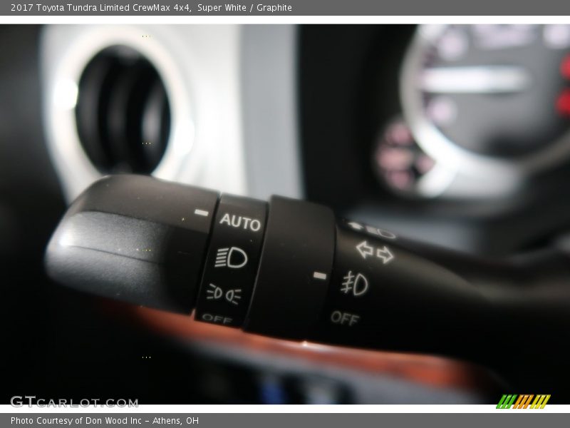 Super White / Graphite 2017 Toyota Tundra Limited CrewMax 4x4