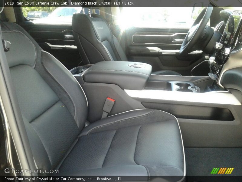 Diamond Black Crystal Pearl / Black 2019 Ram 1500 Laramie Crew Cab