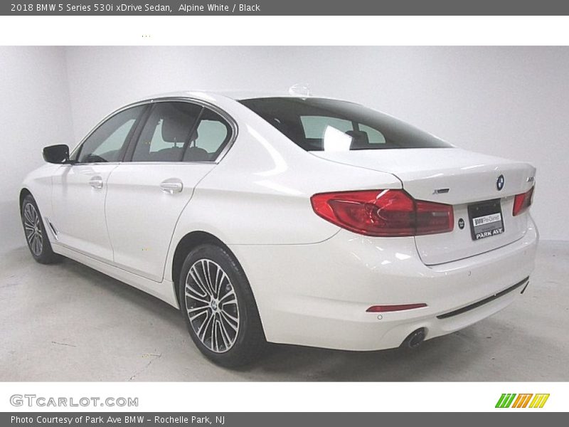 Alpine White / Black 2018 BMW 5 Series 530i xDrive Sedan