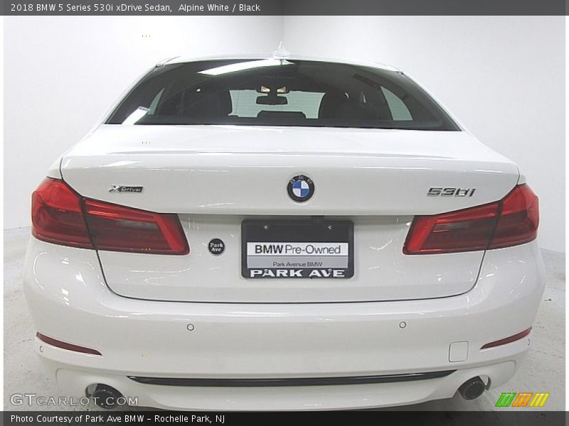 Alpine White / Black 2018 BMW 5 Series 530i xDrive Sedan