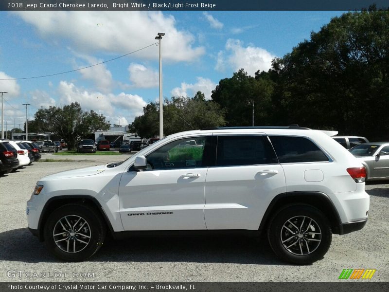 Bright White / Black/Light Frost Beige 2018 Jeep Grand Cherokee Laredo