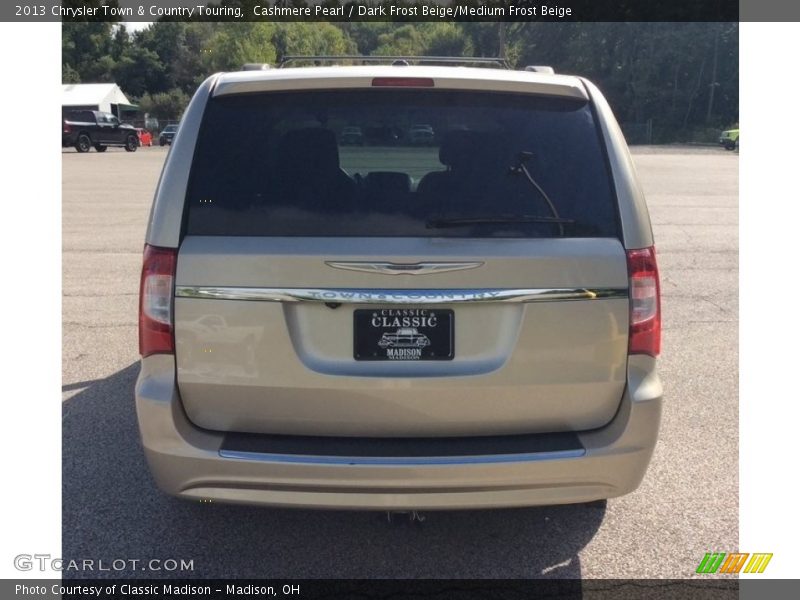 Cashmere Pearl / Dark Frost Beige/Medium Frost Beige 2013 Chrysler Town & Country Touring