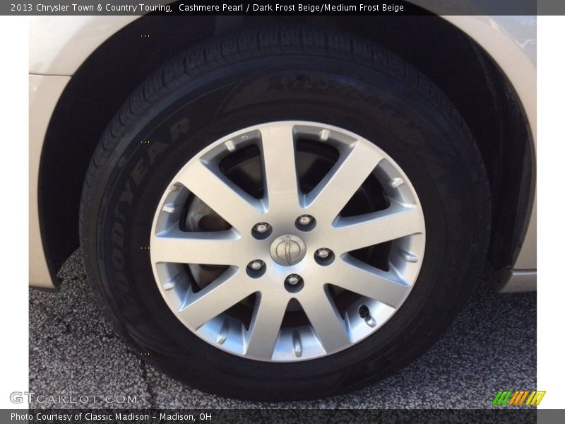 Cashmere Pearl / Dark Frost Beige/Medium Frost Beige 2013 Chrysler Town & Country Touring
