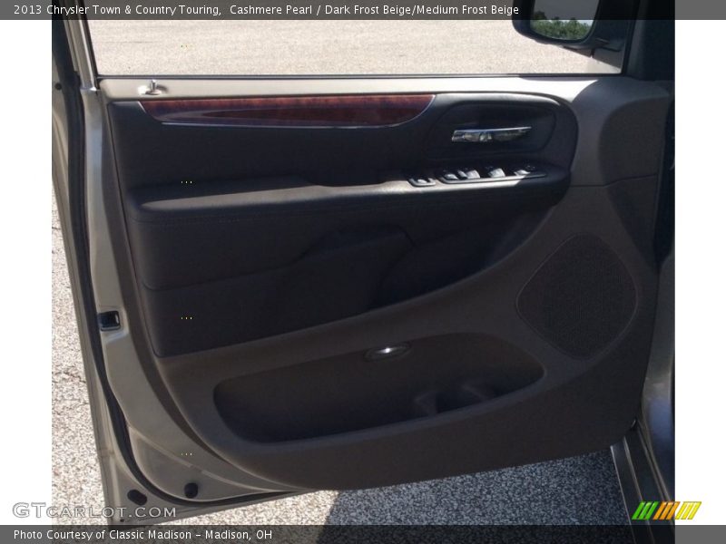 Cashmere Pearl / Dark Frost Beige/Medium Frost Beige 2013 Chrysler Town & Country Touring