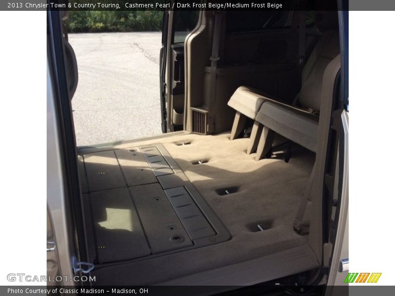 Cashmere Pearl / Dark Frost Beige/Medium Frost Beige 2013 Chrysler Town & Country Touring