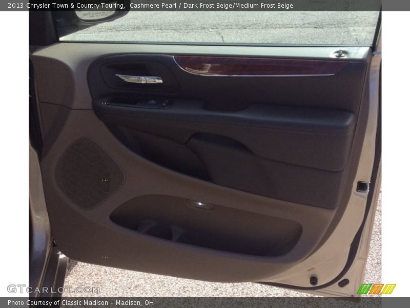Cashmere Pearl / Dark Frost Beige/Medium Frost Beige 2013 Chrysler Town & Country Touring