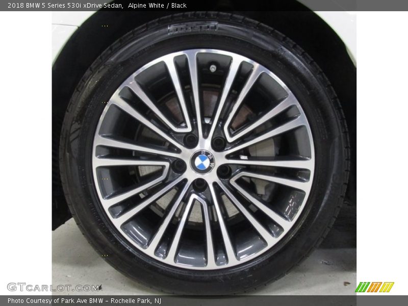 Alpine White / Black 2018 BMW 5 Series 530i xDrive Sedan