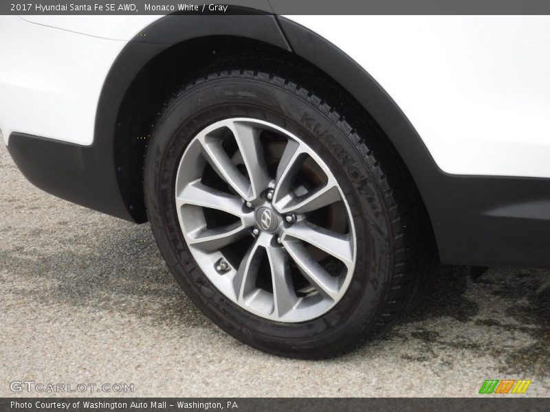 Monaco White / Gray 2017 Hyundai Santa Fe SE AWD