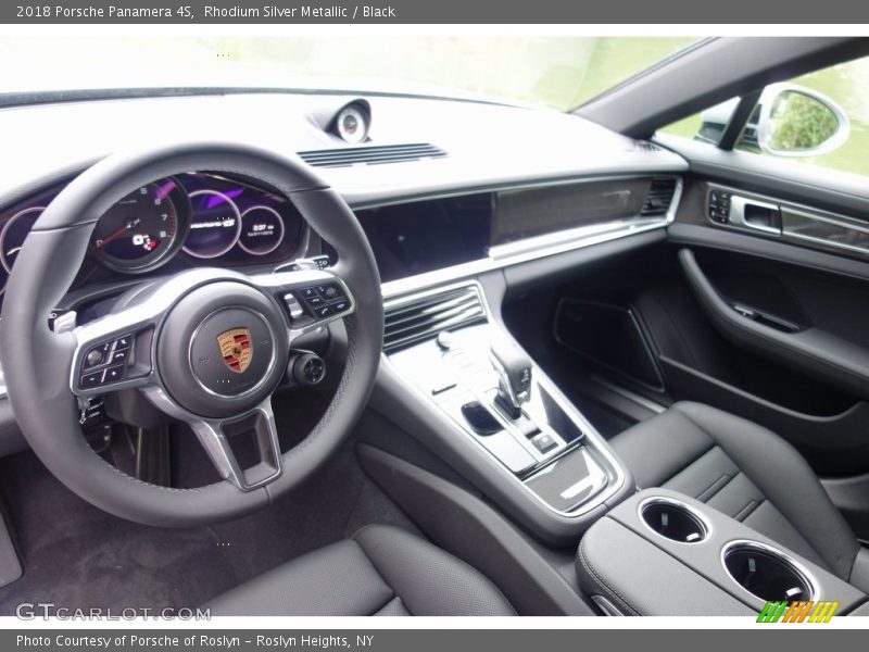 Dashboard of 2018 Panamera 4S