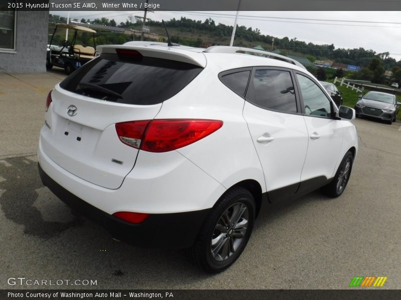 Winter White / Beige 2015 Hyundai Tucson SE AWD