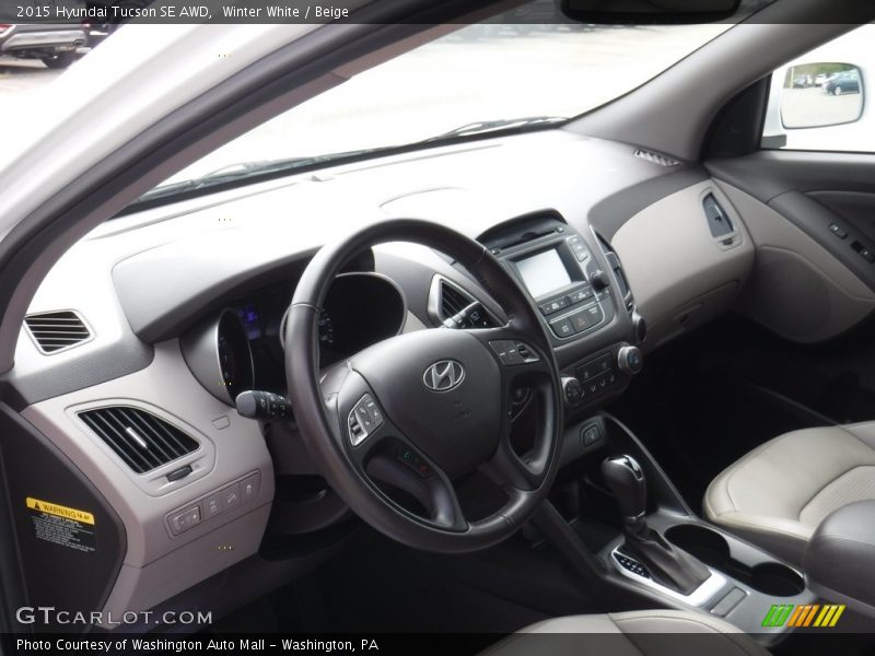 Winter White / Beige 2015 Hyundai Tucson SE AWD