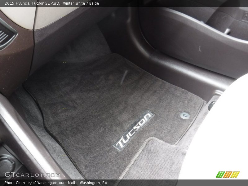 Winter White / Beige 2015 Hyundai Tucson SE AWD