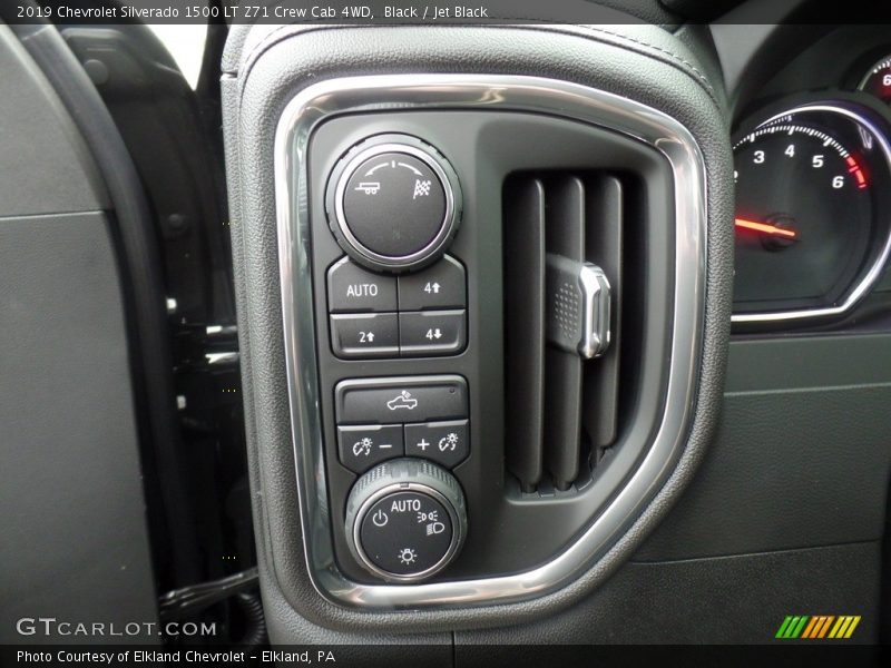 Controls of 2019 Silverado 1500 LT Z71 Crew Cab 4WD