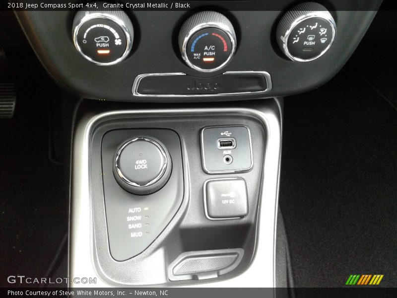 Granite Crystal Metallic / Black 2018 Jeep Compass Sport 4x4