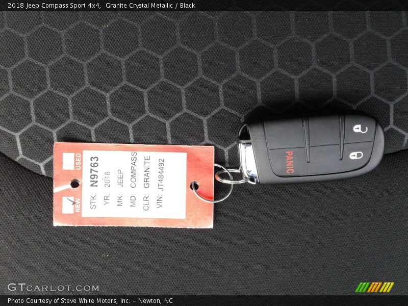 Granite Crystal Metallic / Black 2018 Jeep Compass Sport 4x4