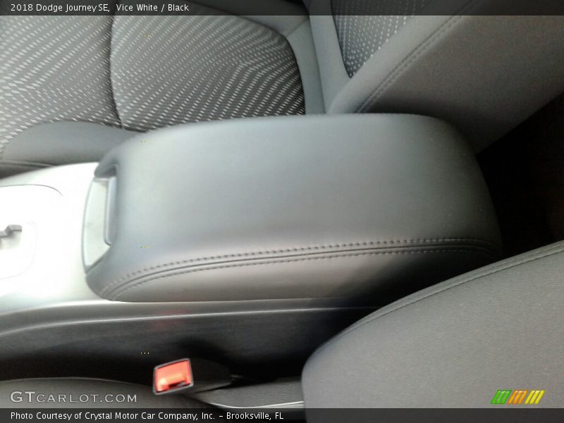 Vice White / Black 2018 Dodge Journey SE