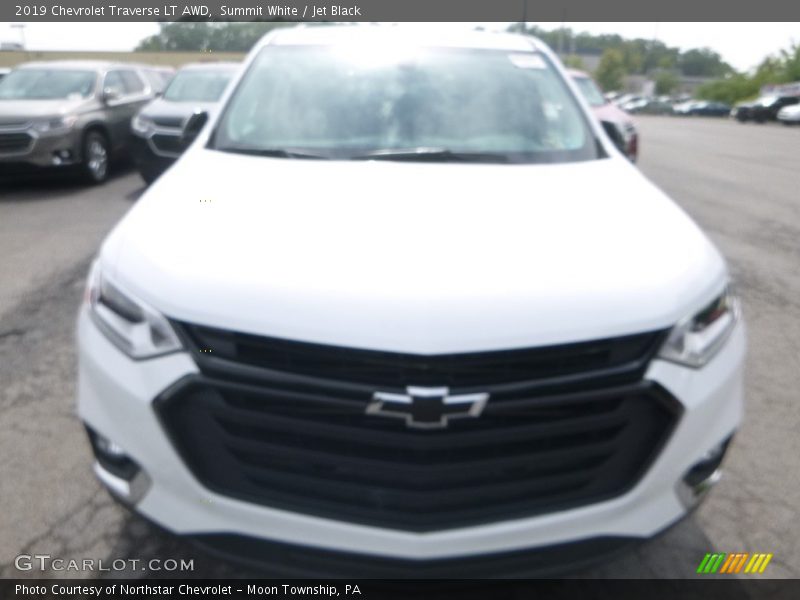 Summit White / Jet Black 2019 Chevrolet Traverse LT AWD