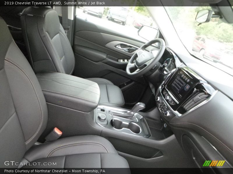 Summit White / Jet Black 2019 Chevrolet Traverse LT AWD