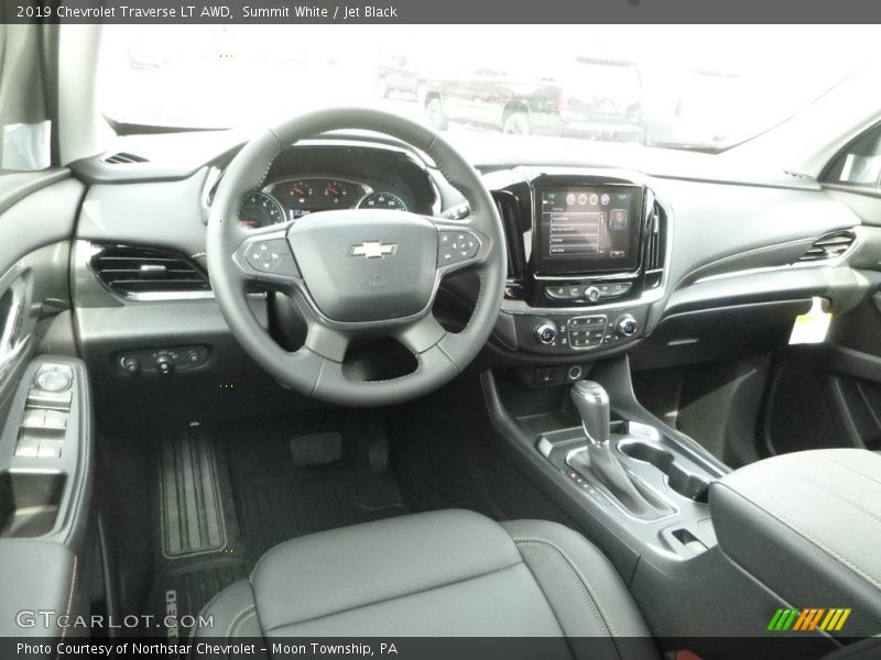 Summit White / Jet Black 2019 Chevrolet Traverse LT AWD