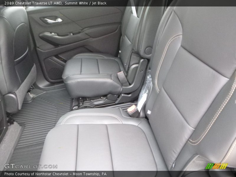 Summit White / Jet Black 2019 Chevrolet Traverse LT AWD