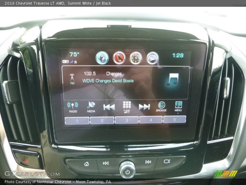 Summit White / Jet Black 2019 Chevrolet Traverse LT AWD