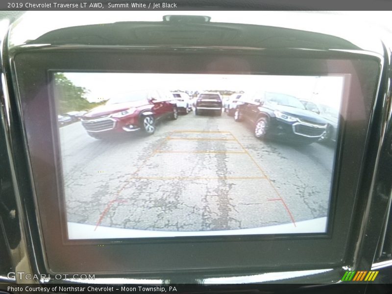 Summit White / Jet Black 2019 Chevrolet Traverse LT AWD