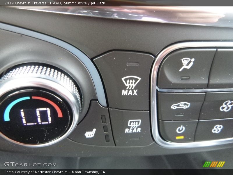 Summit White / Jet Black 2019 Chevrolet Traverse LT AWD
