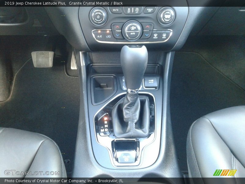 Granite Crystal Metallic / Black 2019 Jeep Cherokee Latitude Plus