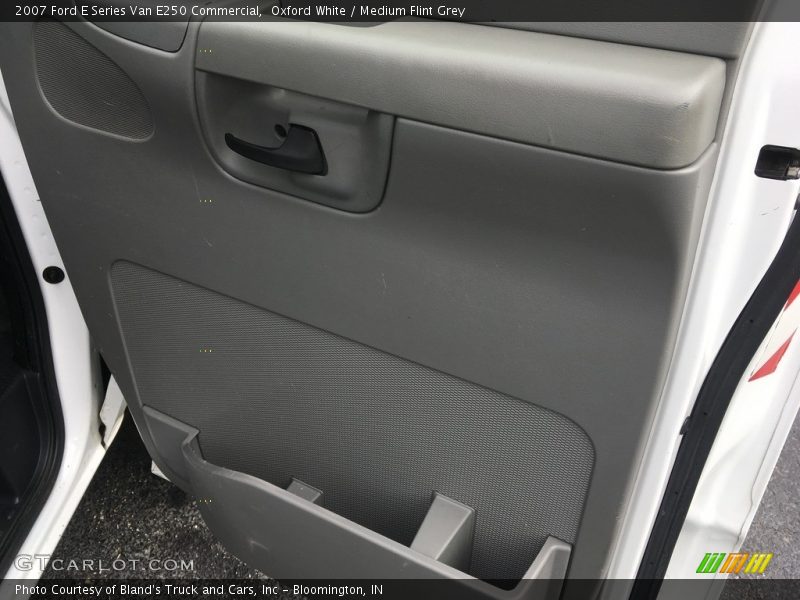 Oxford White / Medium Flint Grey 2007 Ford E Series Van E250 Commercial