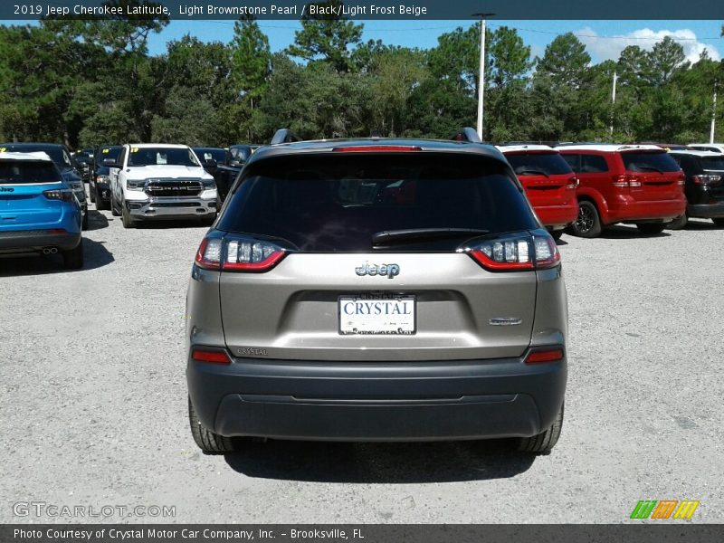 Light Brownstone Pearl / Black/Light Frost Beige 2019 Jeep Cherokee Latitude