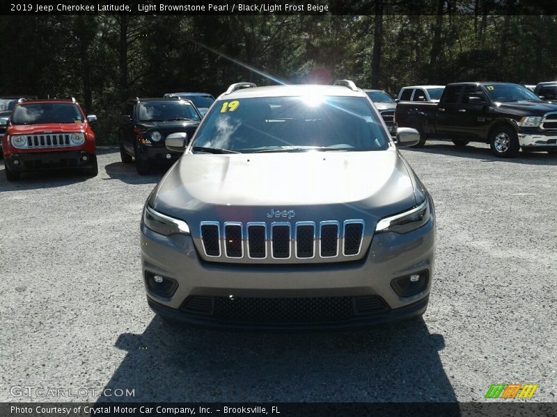 Light Brownstone Pearl / Black/Light Frost Beige 2019 Jeep Cherokee Latitude
