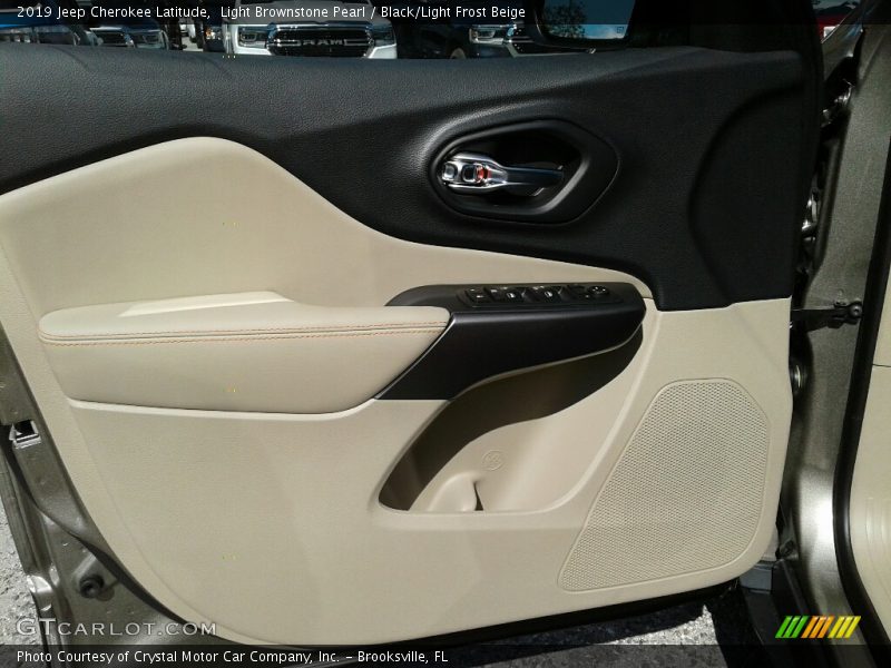 Light Brownstone Pearl / Black/Light Frost Beige 2019 Jeep Cherokee Latitude