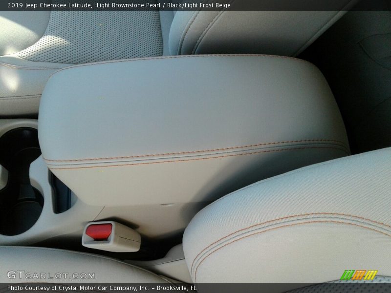 Light Brownstone Pearl / Black/Light Frost Beige 2019 Jeep Cherokee Latitude