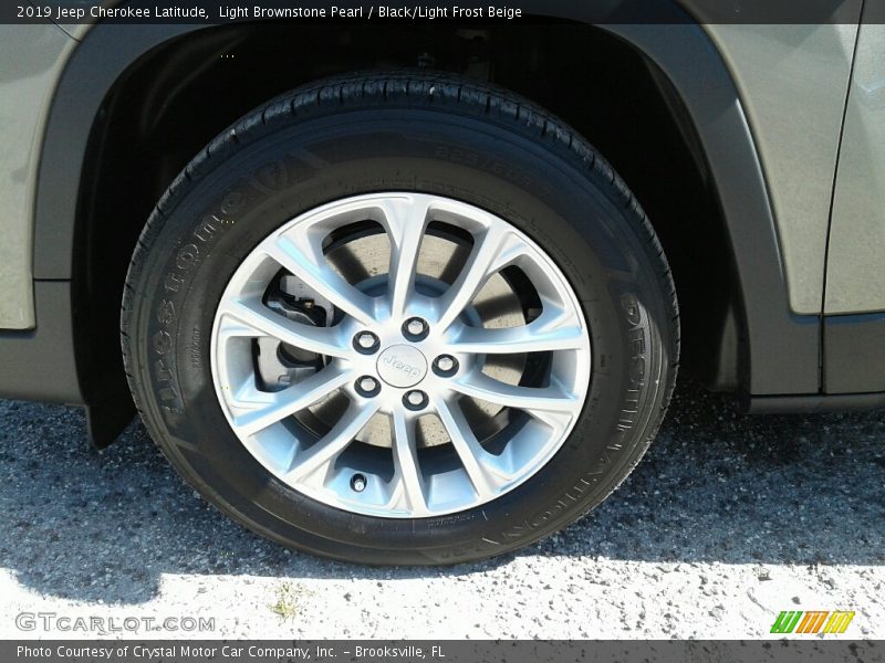 Light Brownstone Pearl / Black/Light Frost Beige 2019 Jeep Cherokee Latitude